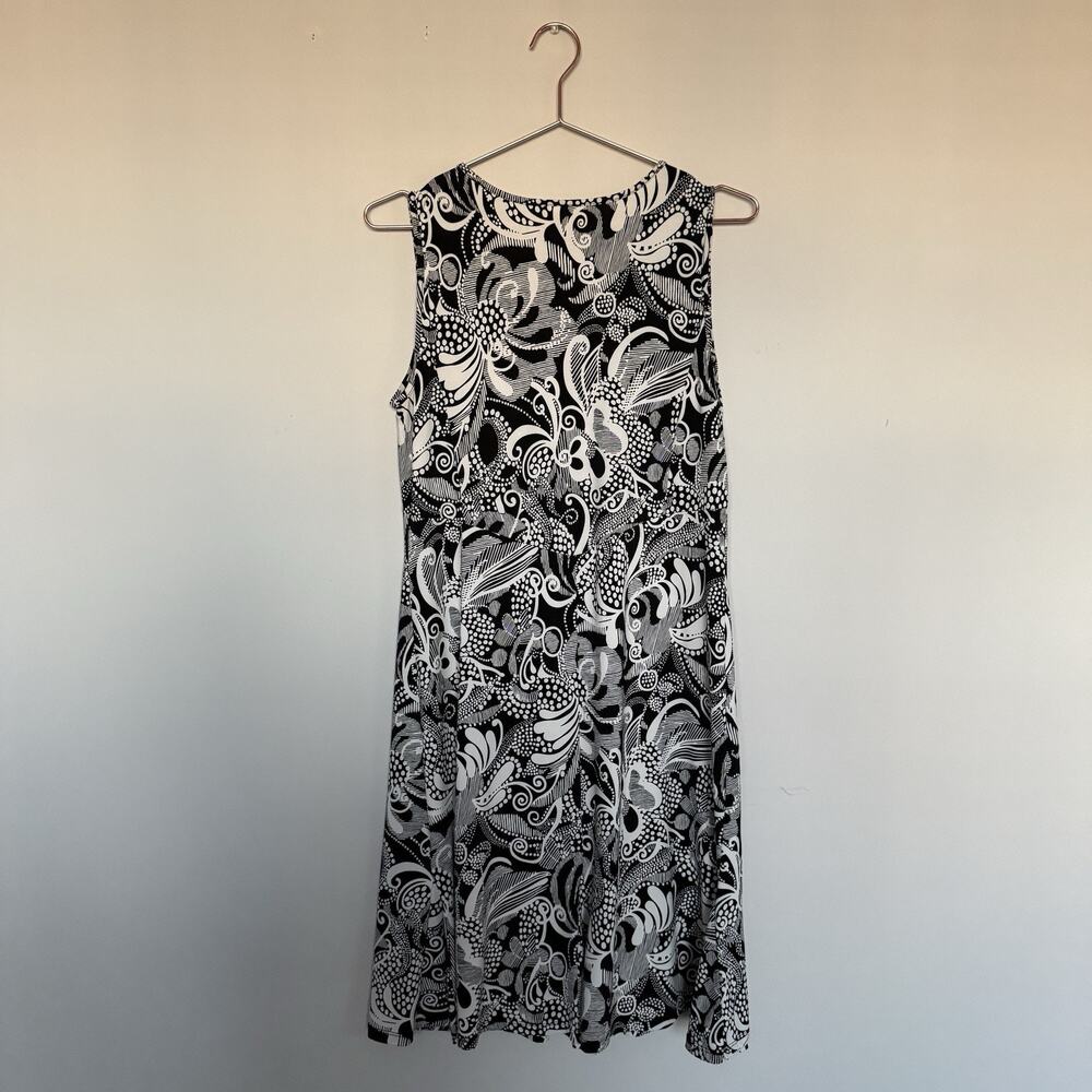 Old Navy Black and White Midi Dress - Picture 6 of 6